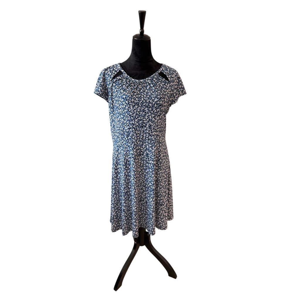 MICHAEL Michael Kors Blue/White Floral Cutout Fit & Flare Short Sleeve Dress - Picture 2 of 8